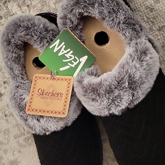 Woman's slippers size 7.5 - Picture 2 of 5